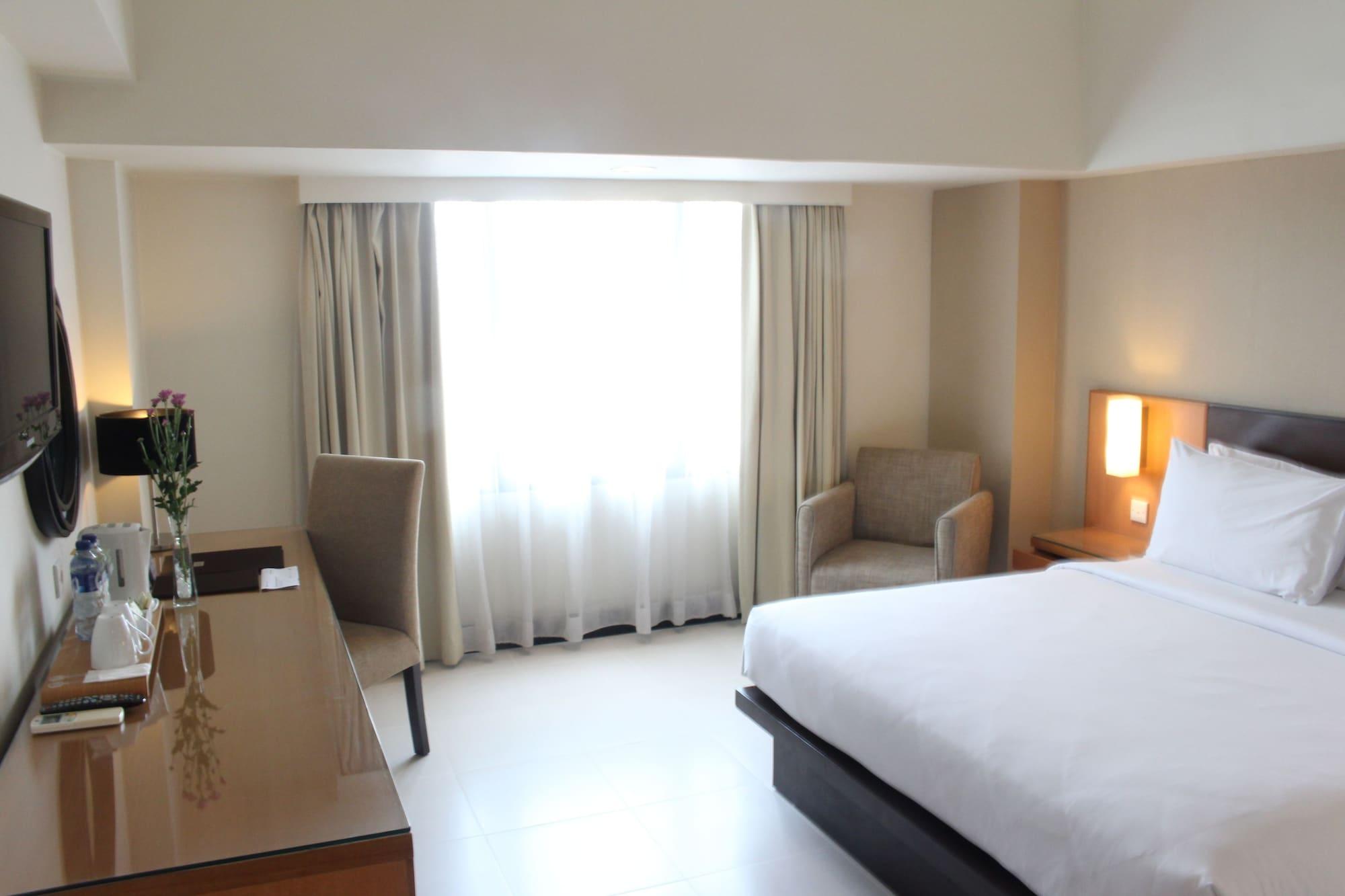 Hotel Santika Pandegiling - Surabaya Exterior photo
