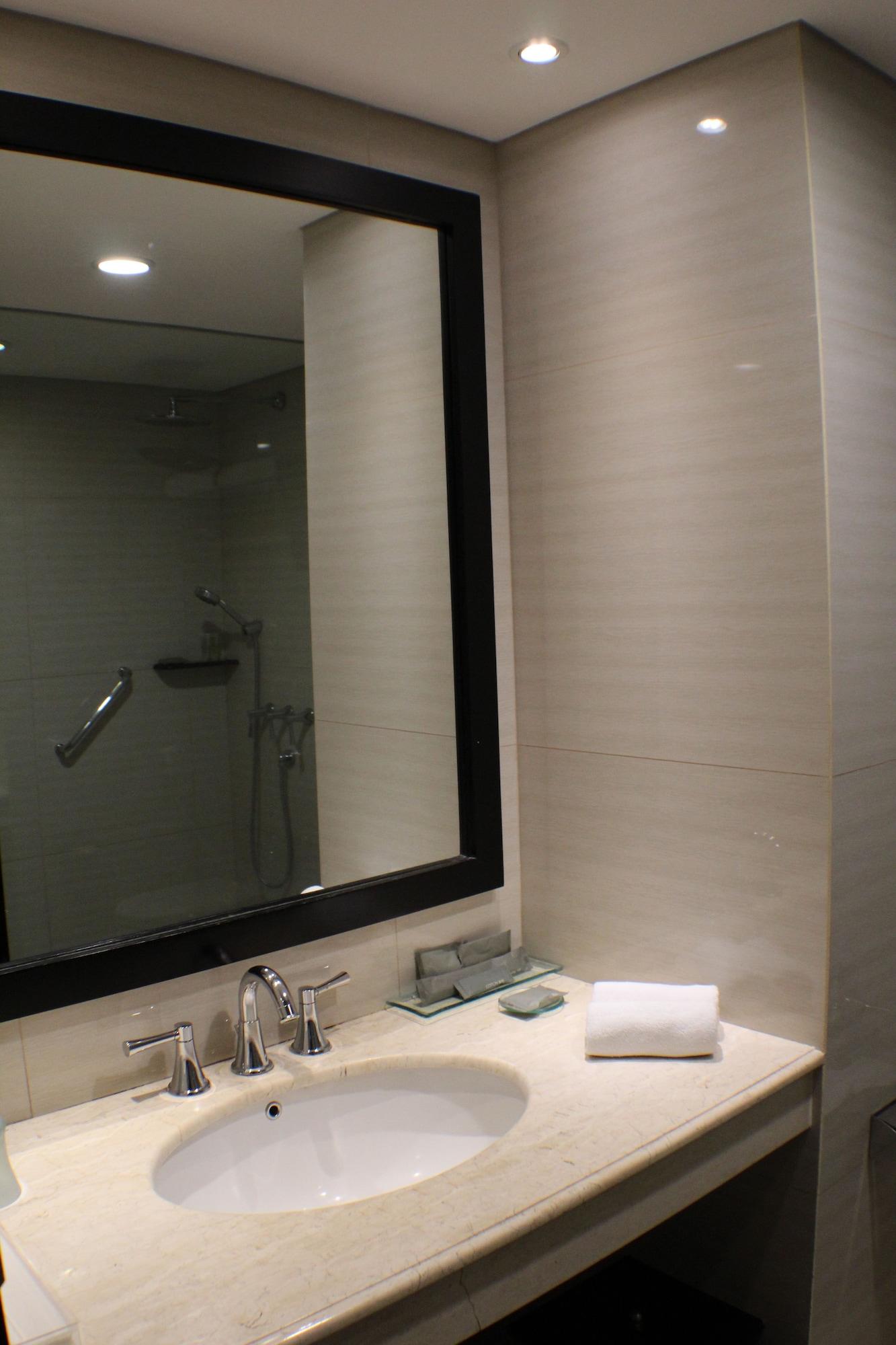 Hotel Santika Pandegiling - Surabaya Exterior photo