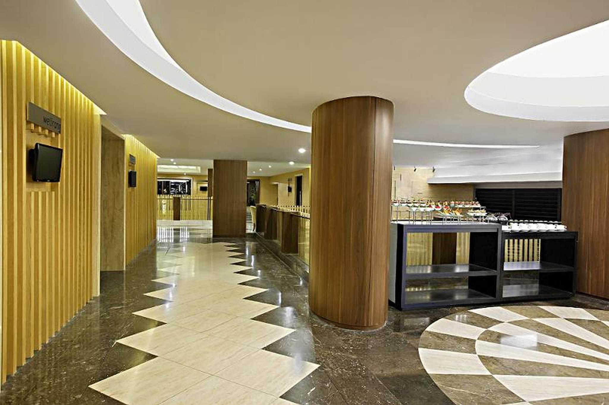 Hotel Santika Pandegiling - Surabaya Exterior photo