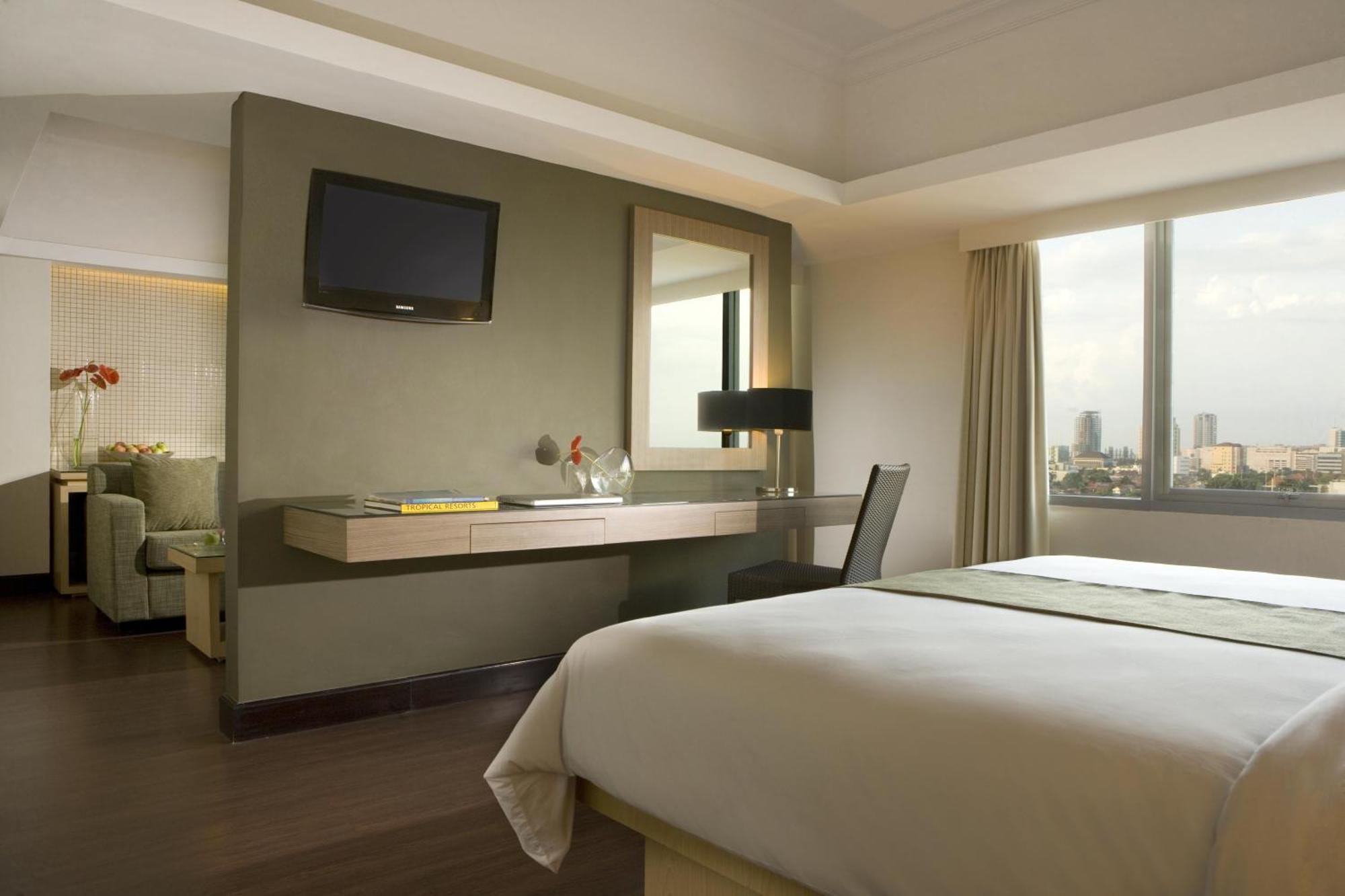 Hotel Santika Pandegiling - Surabaya Exterior photo